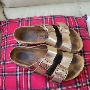 Birkenstock Sandals - Metallic Gold